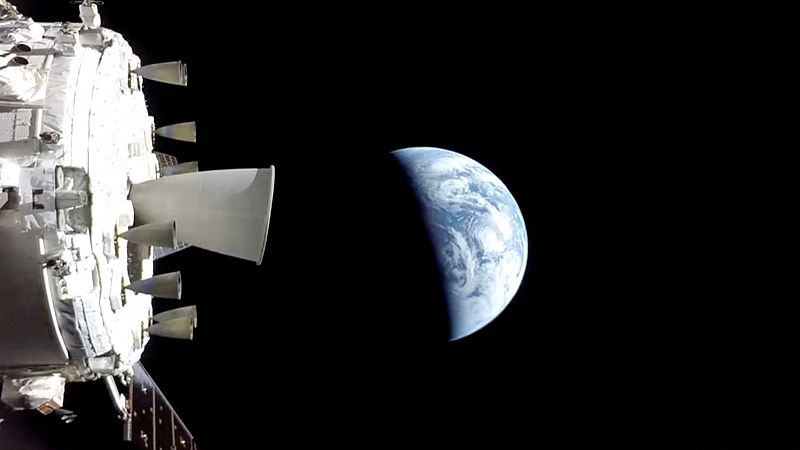 La nave Orion, a pocas horas de su reentrada en la Tierra