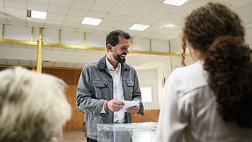 EuropaPress_7432068_candidato_liderar_psoe_extremadura_alvaro_sanchez_cotrina_vota_primarias_partido