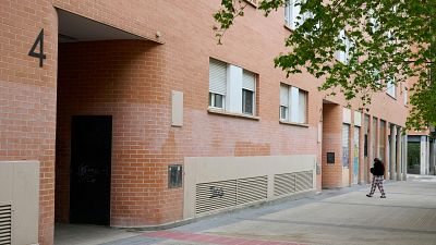 Detenido un hombre tras la muerte de una mujer de 37 a�os, que cay� desde una terraza de un edificio en Pamplona
