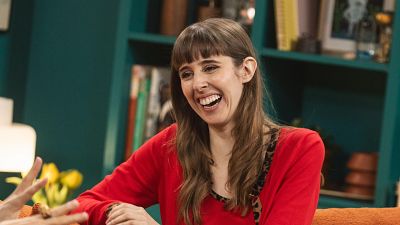 Així va reaccionar l'actriu Paula Malia quan va veure escenes de sexe de 'Valeria' amb la seva mare