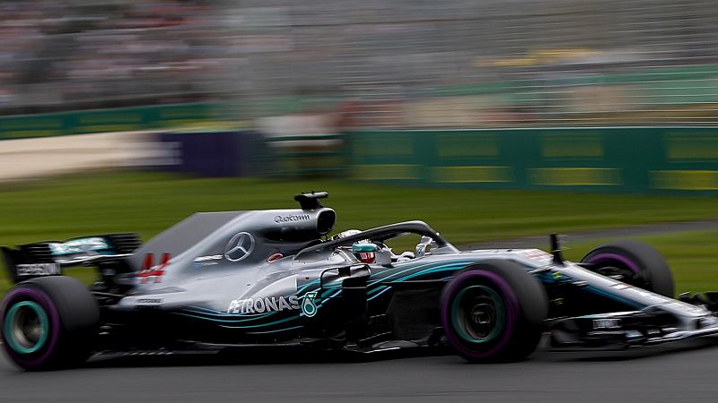 Hamilton se lleva la primera 'pole' de la temporada