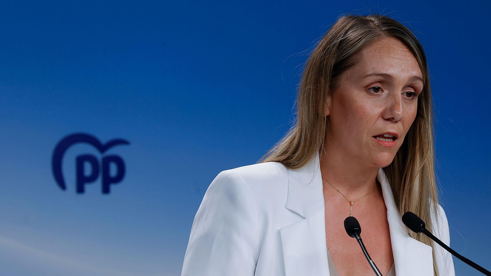 Ezcurra: "El mensaje que le lanzamos al mundo es que la irregularidad tiene premio" - Las mañanas de RNE | Ver