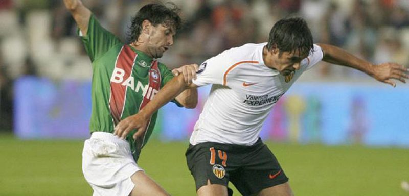 El Valencia gana con apuros y cierra una jornada histórica