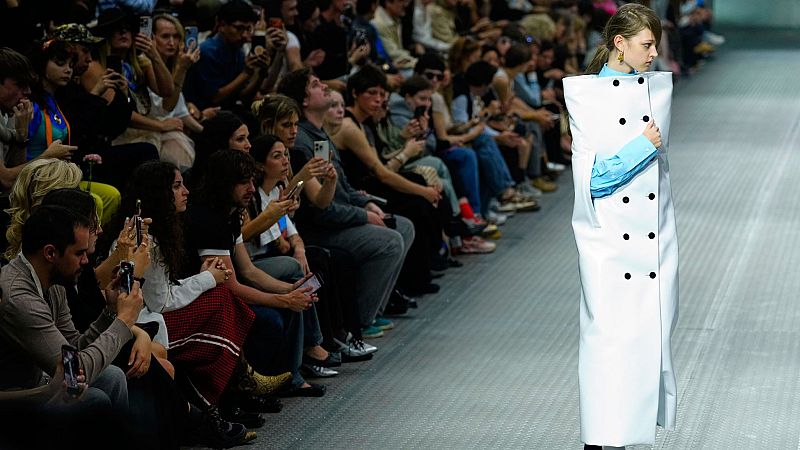 De la poderosa y elegante colecci�n de Doblas a la p�gina historicista de Benavente: as� va 080 Barcelona Fashion