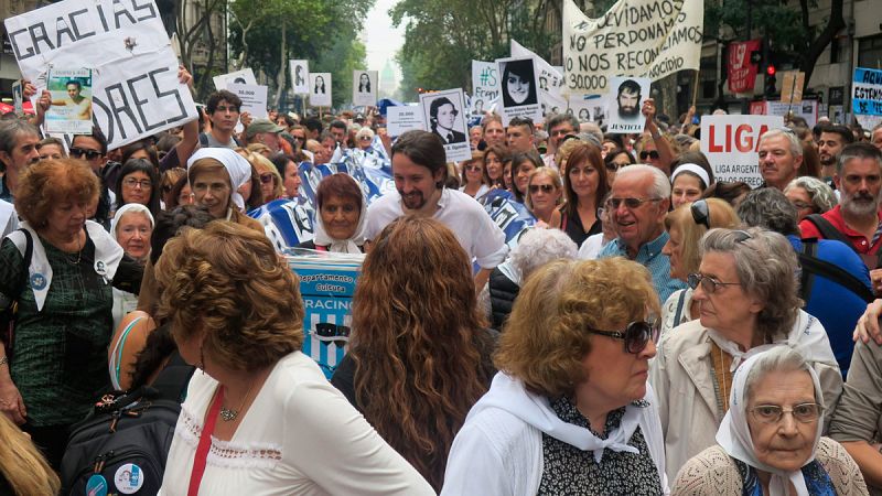 Argentina recuerda a los desaparecidos en la dictadura y pide justicia para los "verdugos"
