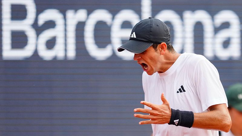 Arthur Fils despierta a Rafa Jódar del sueño de jugar la final del Trofeo Conde de Godó