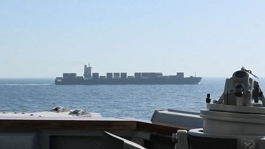 EE.UU. ataca y captura un carguero iran� de gran tonelaje en el golfo de Om�n y Teher�n le acusa de "pirater�a"