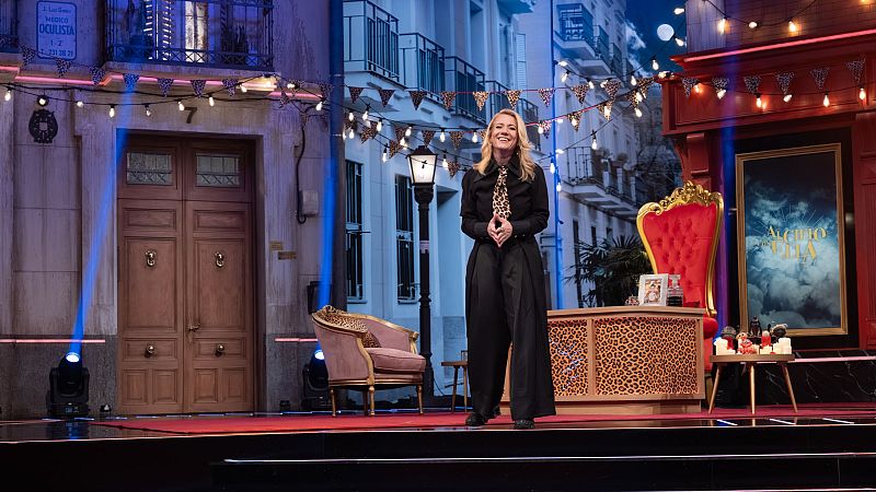 Henar Álvarez recibe en 'Al cielo con ella' a Loles León y Silvia Intxaurrondo