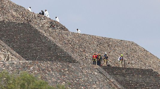 Un hombre mata a disparos a una mujer canadiense y deja varios heridos en Teotihuac�n.