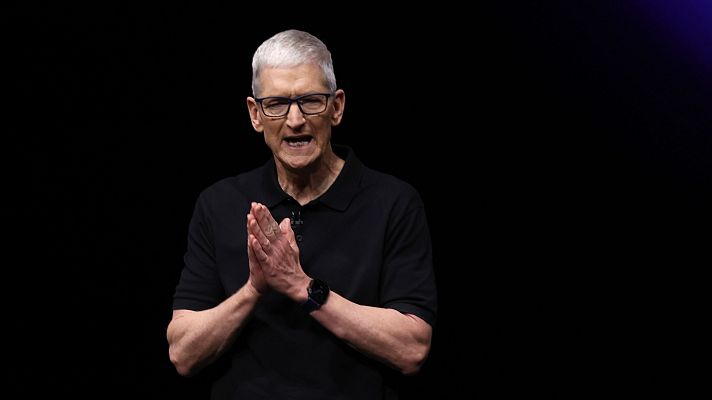 Tim Cook dejar� su cargo como director ejecutivo de Apple en septiembre-.