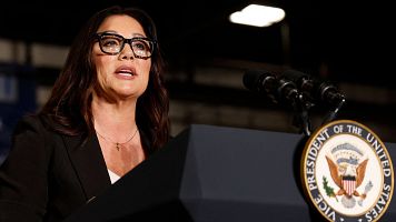 Renuncia la secretaria de Trabajo de EE.UU. en medio de investigaciones en su contra