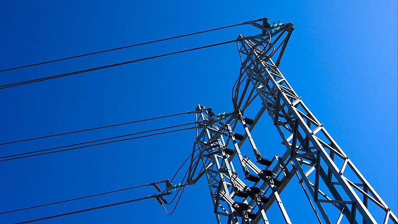 Bruselas propone ayudas a hogares vulnerables y reducir impuestos a la electricidad ante la crisis energética