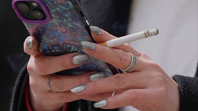 La nueva ley antitabaco ampl�a las zonas sin tabaco ni 'vapers' y proh�be fumar a los menores por primera vez