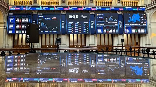 El alto el fuego de Trump pasa de largo para el IBEX 35: se acerca a los 18.000 puntos aunque ha abierto al alza