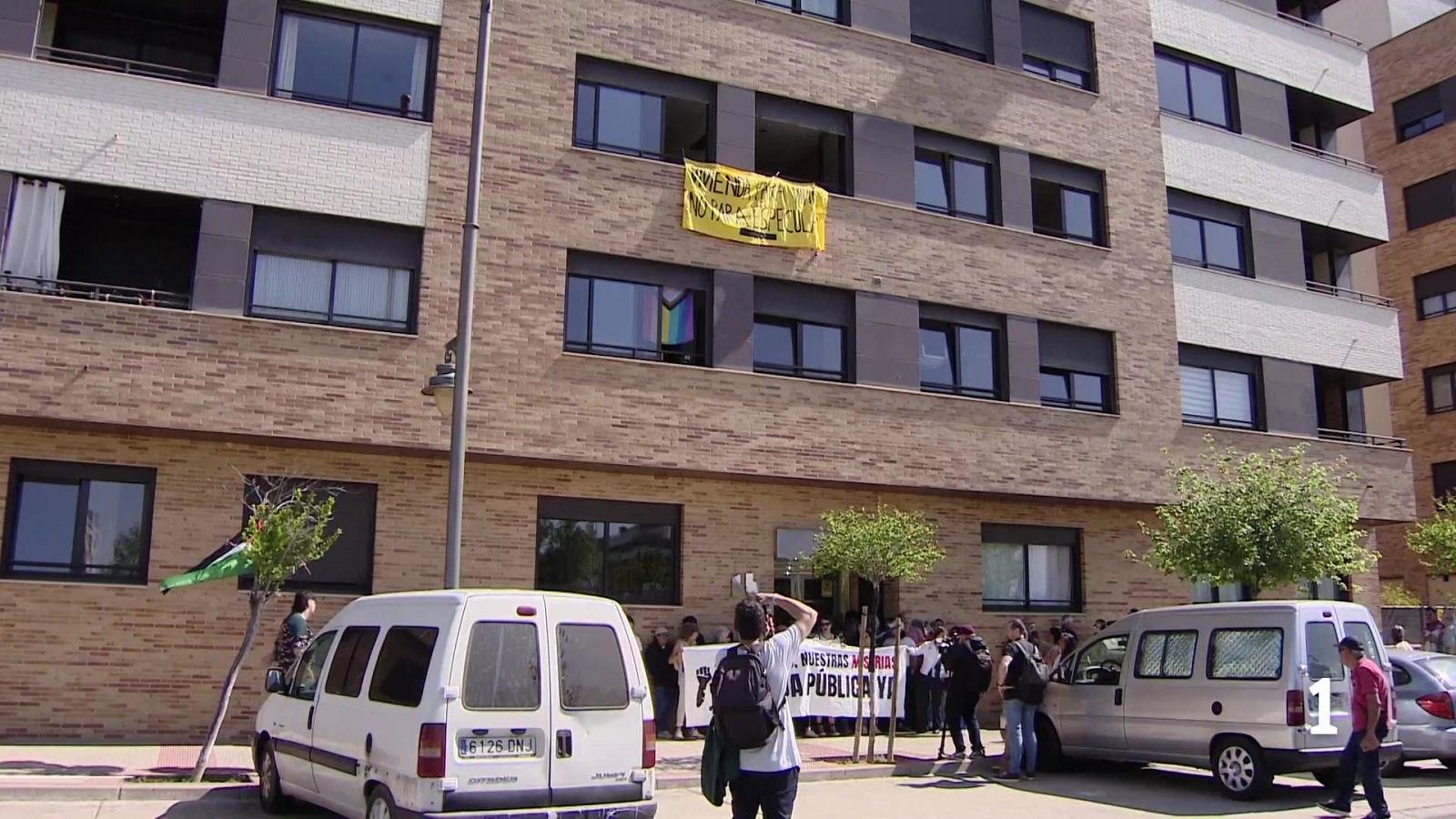 Aplazado el desahucio de una mujer y su hijo menor de edad en Logroño - Informativo Telerioja | Ver