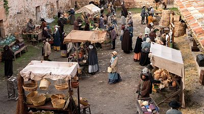 Así se hizo el mercado de 'Valle Salvaje': unos exteriores llenos de encanto y de historia