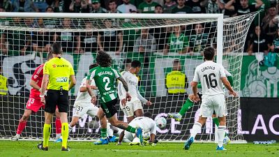 Beller�n marca el empate en la �ltima jugada y el Betis aleja a�n m�s al Madrid de la liga