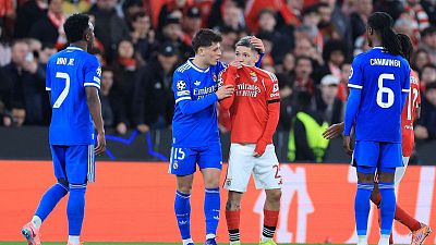 La UEFA sanciona con seis partidos sin jugar a Prestianni "por conducta discriminatoria" por los insultos a Vin�cius