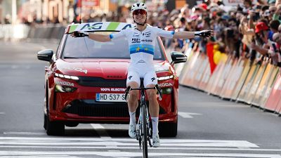 Demi Vollering  se impone en la Lieja-Basto�a-Lieja con Paula Blasi, quinta