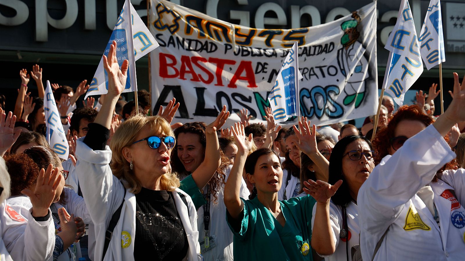 Huelga de médicos: movilizaciones en Galicia, País Vasco y Madrid | Ver