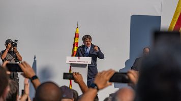 Puigdemont ofrece un discurso antes de huir en Barcelona