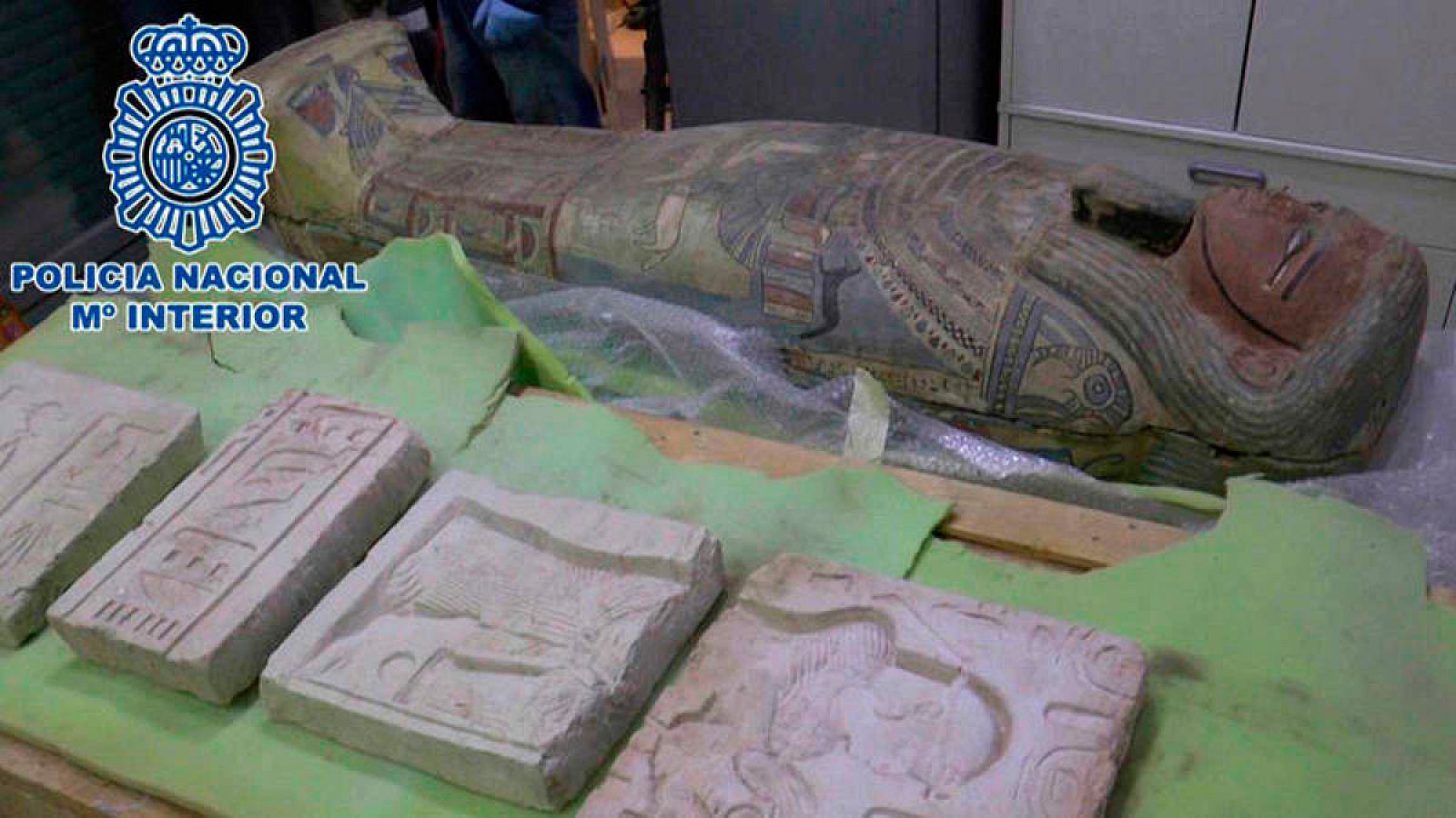 Desmantelan en Cataluña una red que financiaba el yihadismo con la venta de obras de arte expoliadas