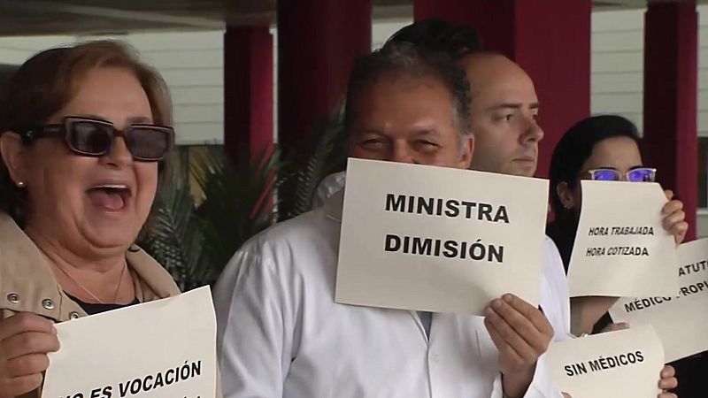 Los médicos vuelven a concentrarse para exigir un Estatuto Marco propio