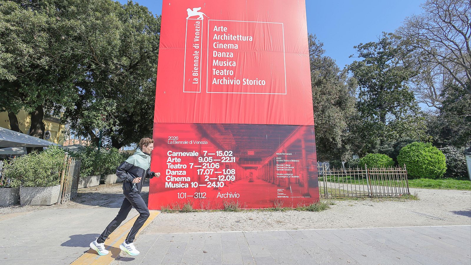 Dimite el jurado de la Bienal de Venecia en plena crisis por los pabellones de Israel y Rusia