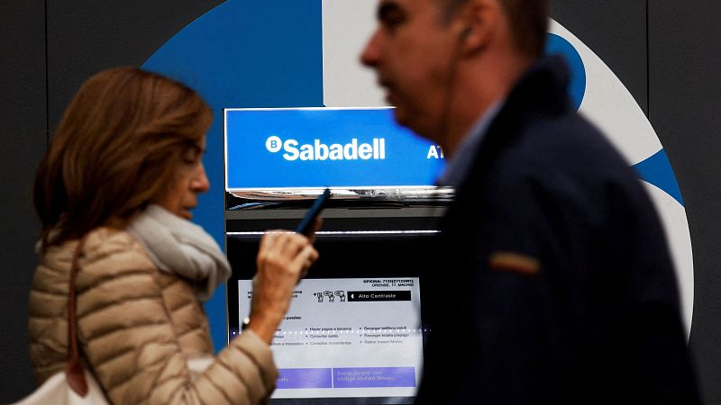 El Banco Sabadell vende el TSB al Santander por 3.300 millones y logra plusvalías de 300 millones