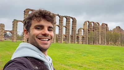 Romancito, el 'tiktoker' argentino que recorre España: "Es un país muy diverso y eso me encanta"