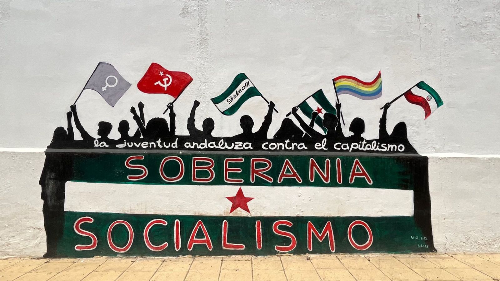 En Marinaleda se han celebrado varias asambleas para hablar de la división de la izquierda, un tema que preocupa a muchos vecinos de este municipio, bastión de la izquierda a la izquierda del PSOE. Las papeletas de Por Andalucía y Adelante Andalucía representan esta división que podría perjudicar a ambas formaciones, según expertos consultados por RTVE.