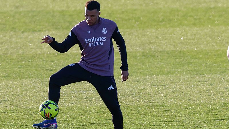 Mbappé reacciona tras las críticas a sus vacaciones mientras estaba lesionado