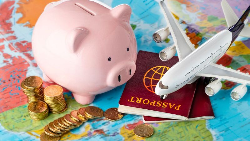 ¿Vale la pena pedir un préstamo para viajar? La 'deuda mala' que arruinará tus vacaciones, en 'Economía de bolsillo'