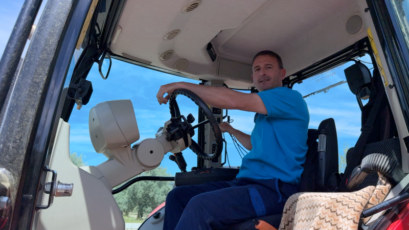 Viaje al mar de olivos de Jaén y la zona cero de su despoblación: "No sé quién se va a dedicar a esto en 15 años"
