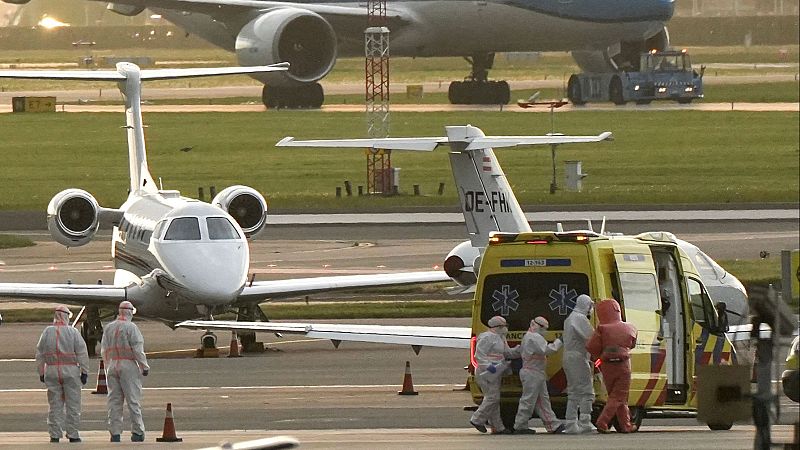 Hantavirus, última hora en directo: La naviera contacta con los 30 pasajeros que se bajaron en Santa Elena antes de detectarse el brote