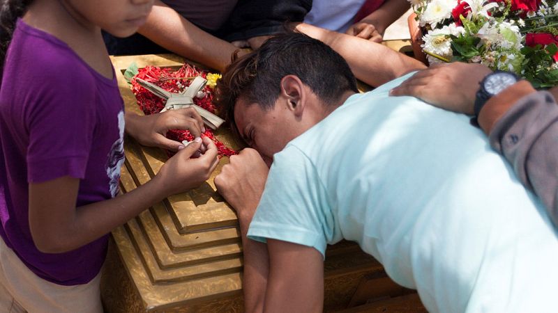 El Gobierno venezolano pide a la Fiscalía que investigue las 68 muertes en el incendio de una comisaría