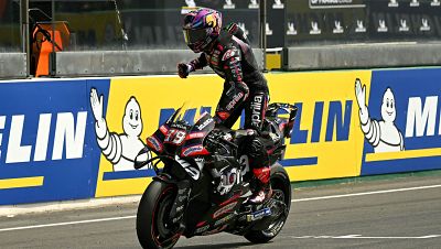 Jorge Mart�n regresa a lo m�s alto del caj�n en Francia, en la carrera al sprint.