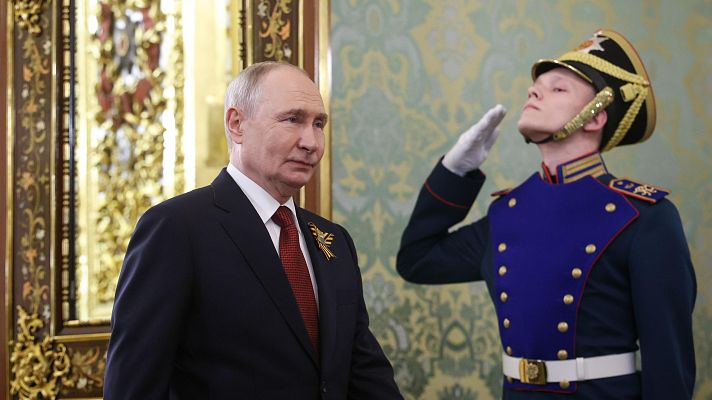 Vladimir Putin llega a la celebraci�n del 81� aniversario de la victoria contra la Alemania nazi en la Segunda Guerra Mundial