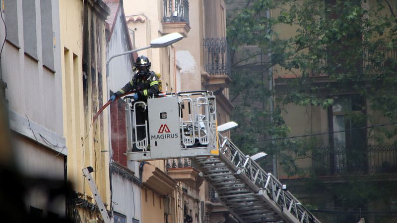 Una mare i el seu fill ferits per cremades en una explosi� al Poble Nou