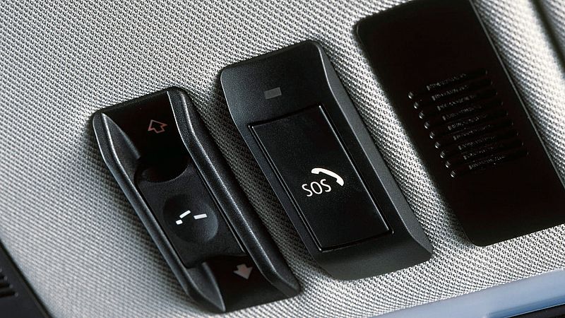 Los coches nuevos ya incluyen un botón automático de llamada en caso de accidente