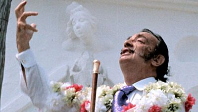 Con la frase "¿Qué hay de nuevo, Divino Dalí?", Paloma Chamorro logró una entrevista mítica: este documental la recupera