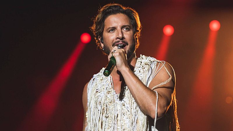 El grito por la paz de Manuel Carrasco en 'La Casa de la Música': "Hay canciones para luchar por la dignidad de las personas"