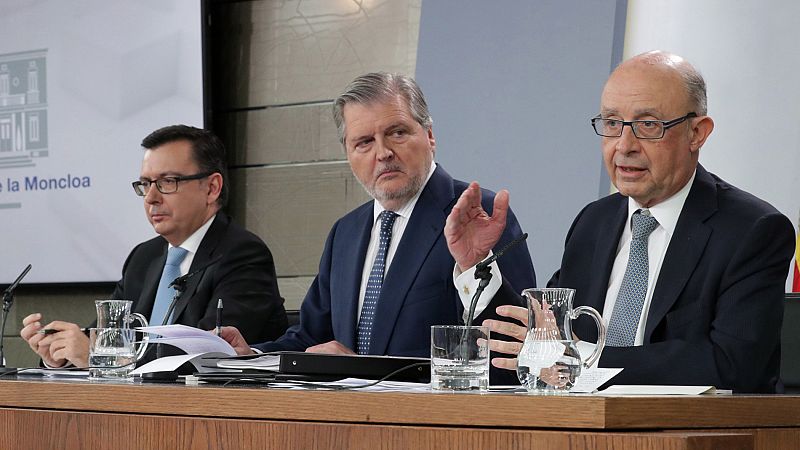 El PP pide "cinco votos al azar" al PSOE para aprobar los PGE y Sánchez contesta: "Frivolidades, ninguna"