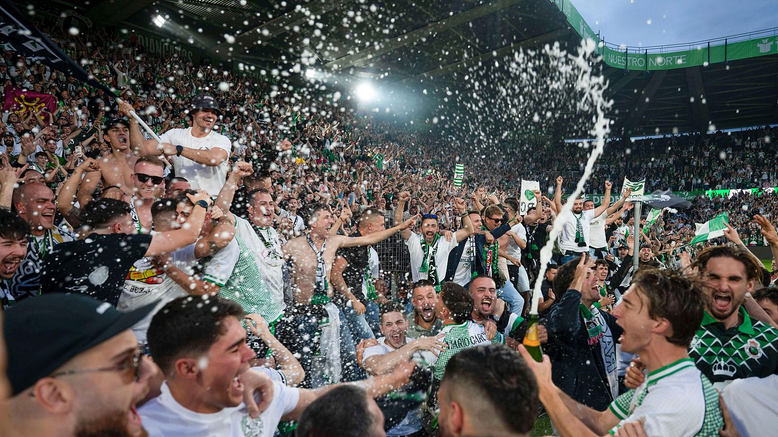 Celebración en Santander del ascenso del Racing - Los Deportes de La1 | Ver