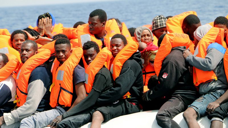 Desembarcan en Sicilia 292 migrantes rescatados en Semana Santa frente a las costas de Libia