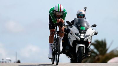 Filippo Ganna firma la crono larga m�s r�pida de la historia en Grandes Vueltas y Eul�lio sigue de rosa en el Giro