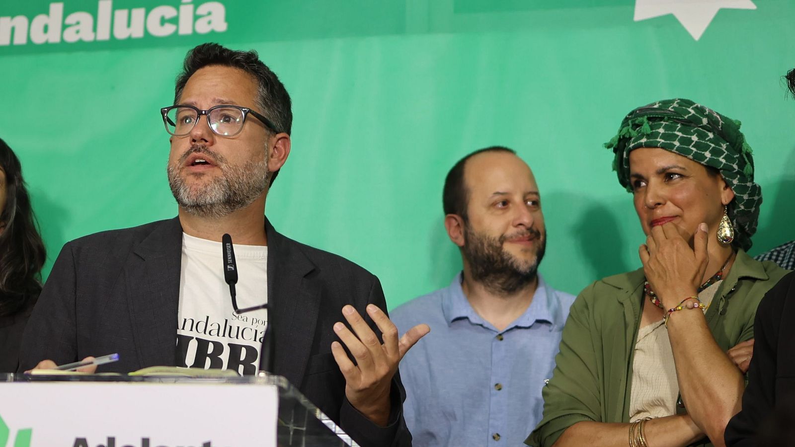 La izquierda andalucista es la gran vencedora de la noche electoral de este domingo en Andalucía. Adelante Andalucía pasa de dos a ocho diputados y supera por primera vez a Por Andalucía. La unión de IU, Sumar y Podemos, que consiguió Antonio Maíllo in extremis, no logró despegar y se queda con los cinco escaños que tenía.