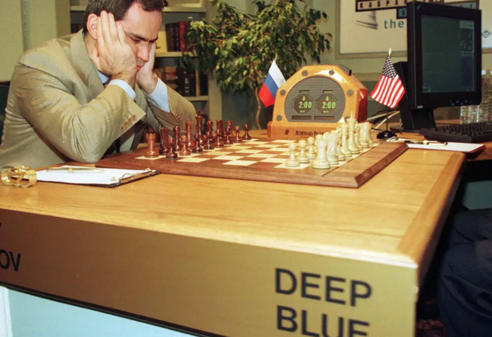Deep Blue vs. Kasparov: la primera batalla hombre-máquina - Telediario 2 | Ver