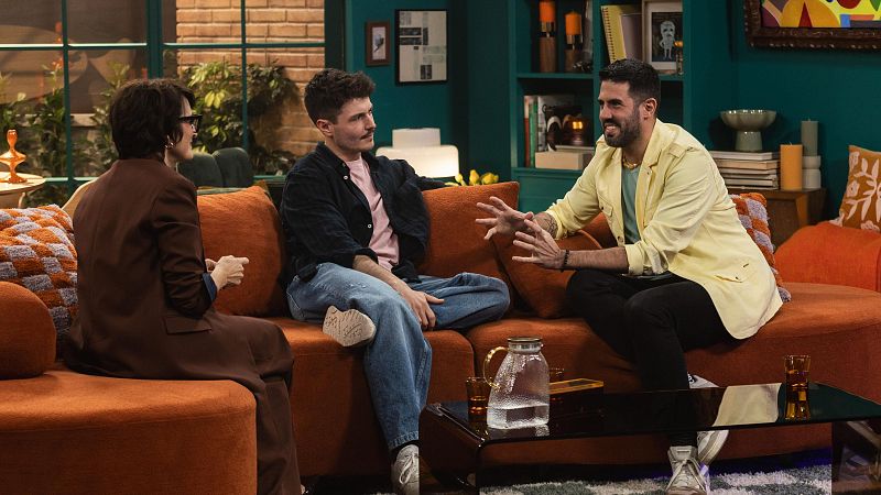 Miki Núñez i Adrià Salas de La Pegatina visiten la Sílvia Abril, a 'I ara què?'