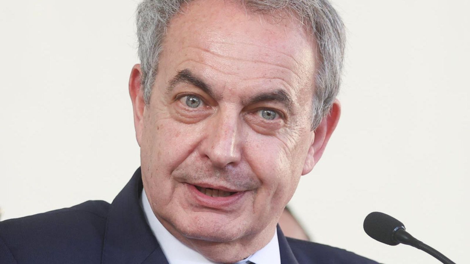 La Audiencia Nacional bloquea las cuentas de Zapatero tras su imputación - La tarde en 24h | Ver